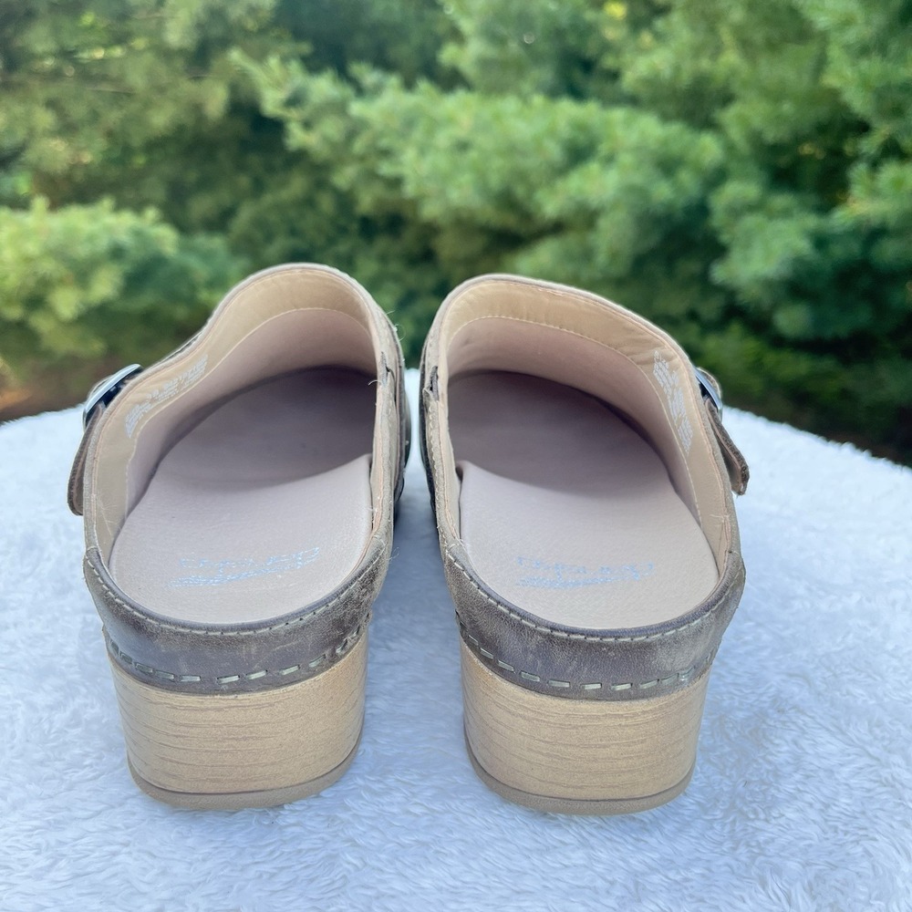 Dansko Berry Burnished Clogs Womens EU 38 | US 7.5-8 Brown Mushroom Swivel Strap - Picture 4 of 9